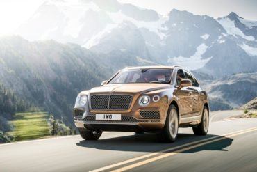 2016 Bentley Bentayga 102 876x535