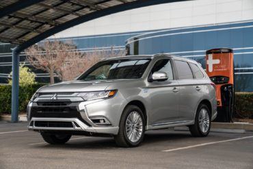 2020 Mitsubishi Outlander PHEV 2