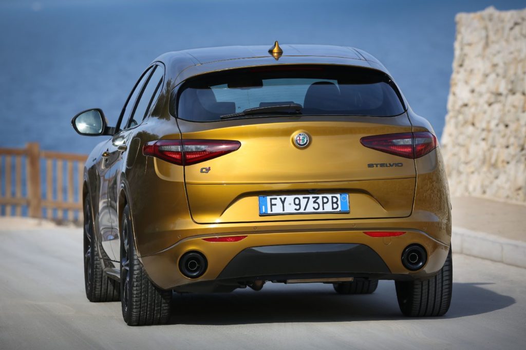 2021 Alfa Romeo Stelvio 5