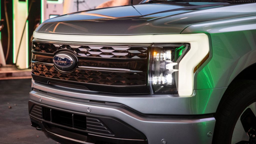 2022 Ford F 150 Lightning 12