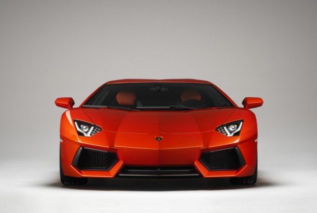 Lamborghini Aventador LP-700-4 front