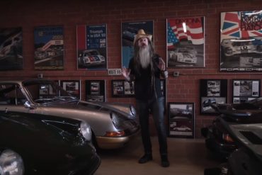 Magnus Walker Porsche Garage e1608253830834