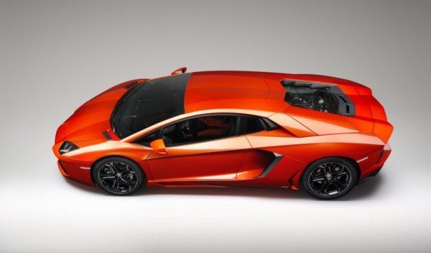 Lamborghini Aventador LP-700-4 top